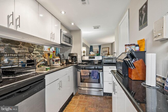 Building Photo - 787 S 3rd St