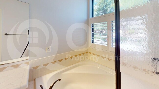 Building Photo - 151 Silverstone Pl