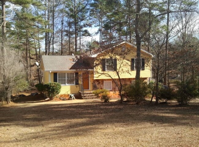 Building Photo - COMING SOON - Charming 3-Bedroom, 2-Bath S...