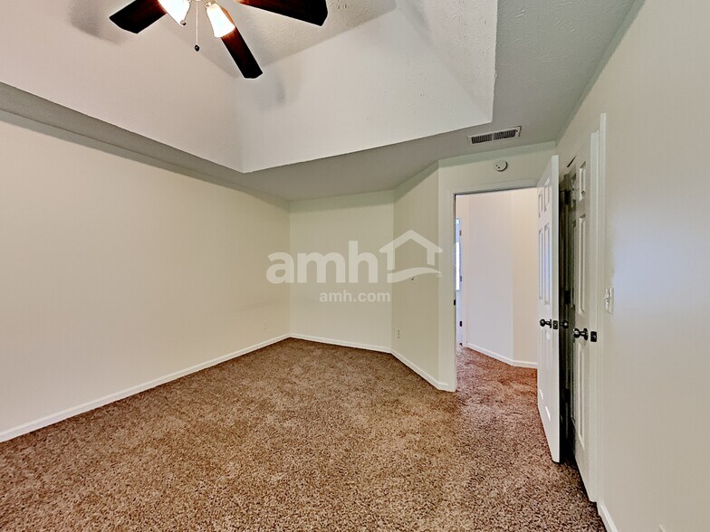 Building Photo - 4442 High Gate Dr NW
