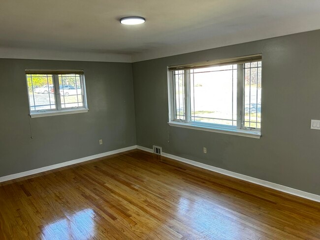 Building Photo - 1643 Fairview Ave