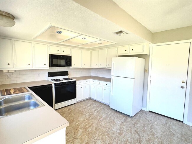 Building Photo - 3419 Lonesome Trail