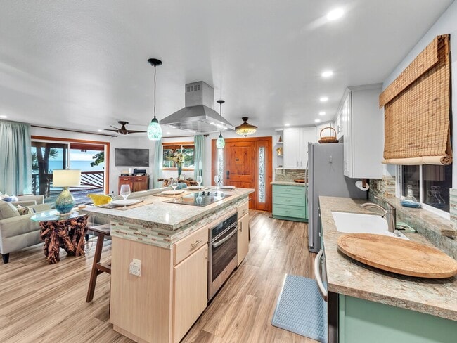 Building Photo - Oceanfront Estate: The Honolii Hale
