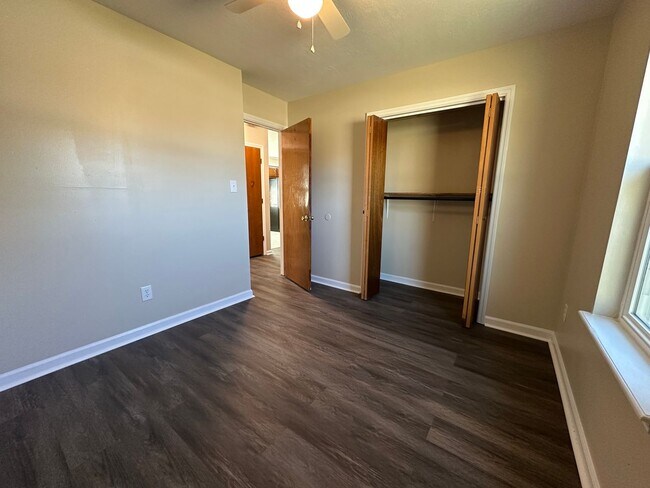 Building Photo - Woodlake - Richmond