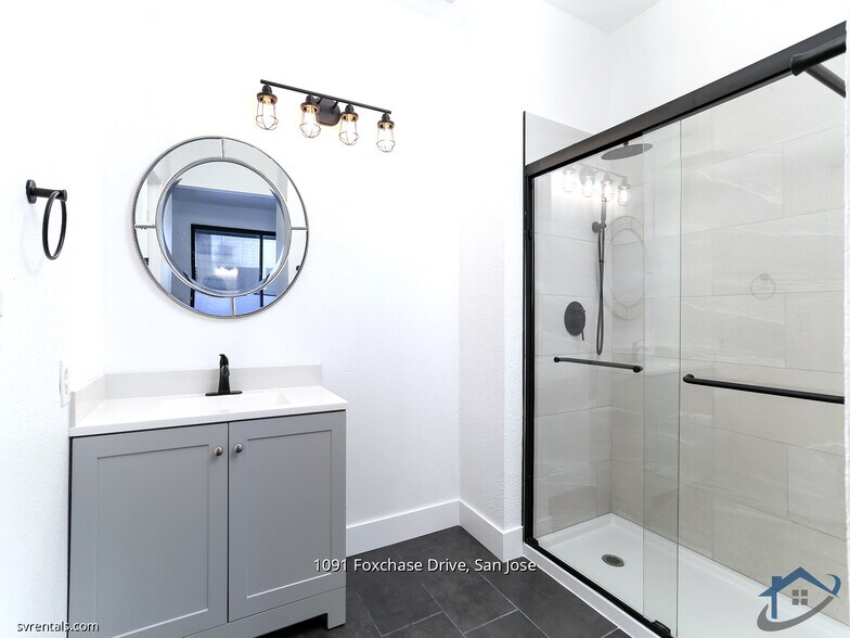 Building Photo - 1091 Foxchase Dr