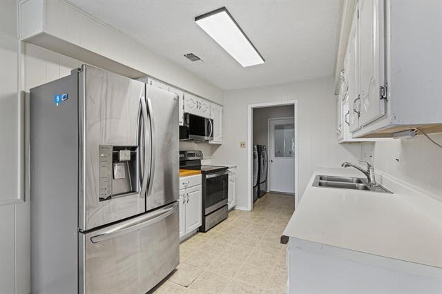 Building Photo - 216 Red River Dr