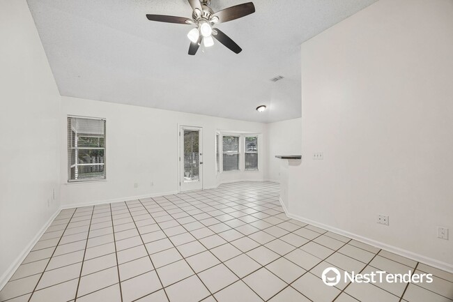 Building Photo - Great Location Near St. Johns Town Center!