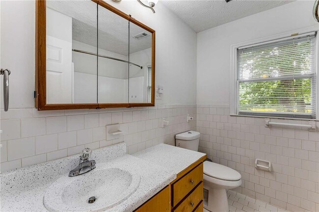 Building Photo - 2312 Gravel Springs Rd