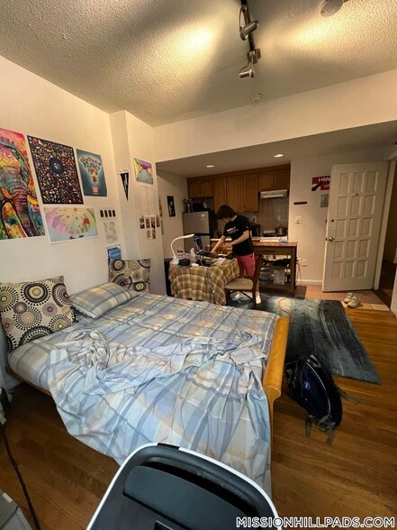 Building Photo - 61 S Huntington Ave