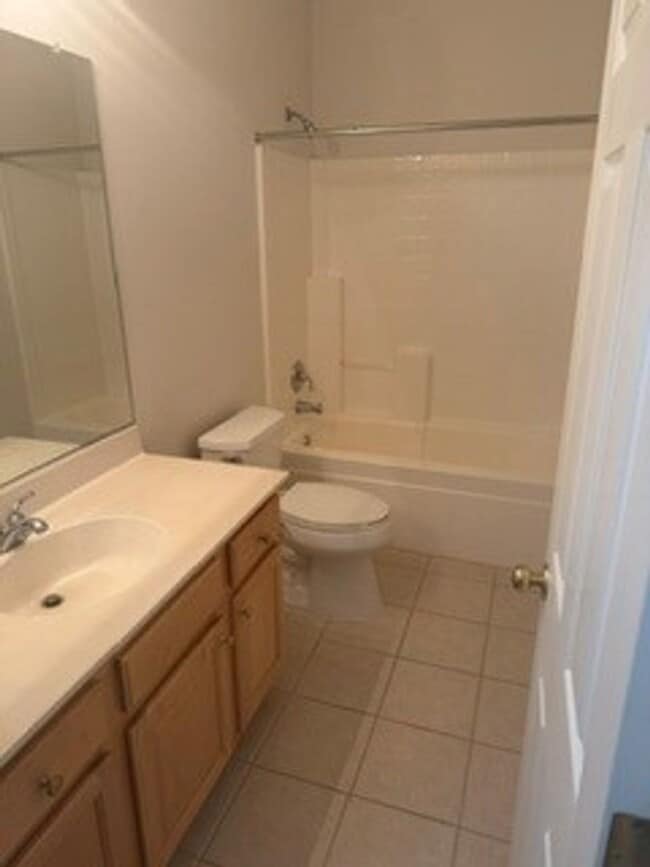 Building Photo - 120 Muirfield Dr