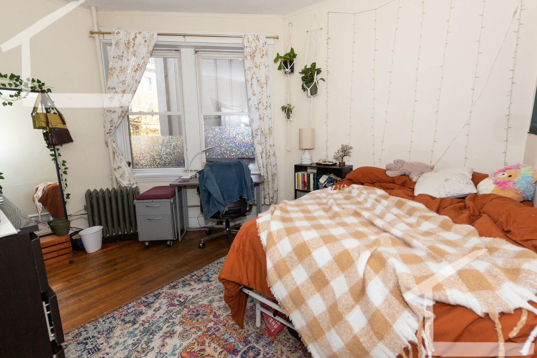 Building Photo - 324 Saint Paul St