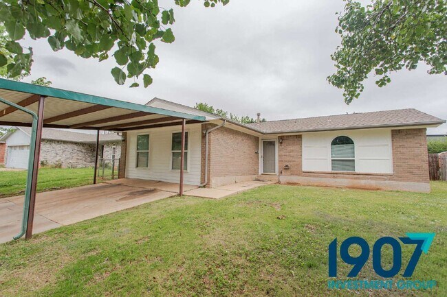Building Photo - 1852 Sunrise Dr