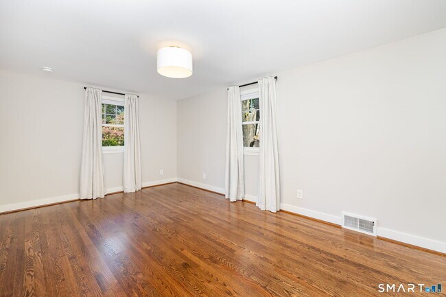 Building Photo - 170 Brunswick Ave
