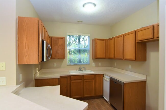 Building Photo - 11037 Black Swan Ct