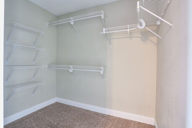 Building Photo - 314 Wyndhurst Dr