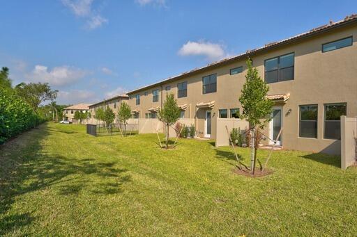 Building Photo - 8632 Escue St