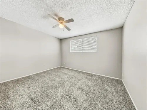 Building Photo - 8831 W Northview Ave