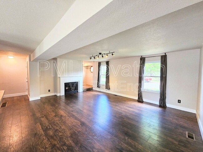 Building Photo - 4132 S Richfield Way