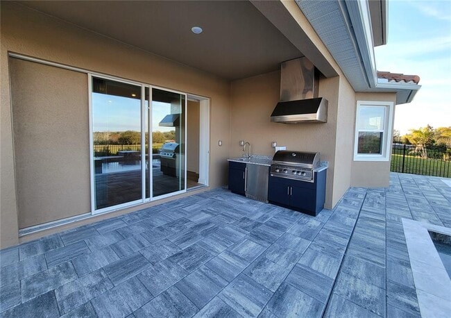 Building Photo - 15627 Vetta Dr