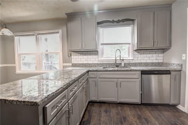 Building Photo - 2450 Horseshoe Bend Rd SW