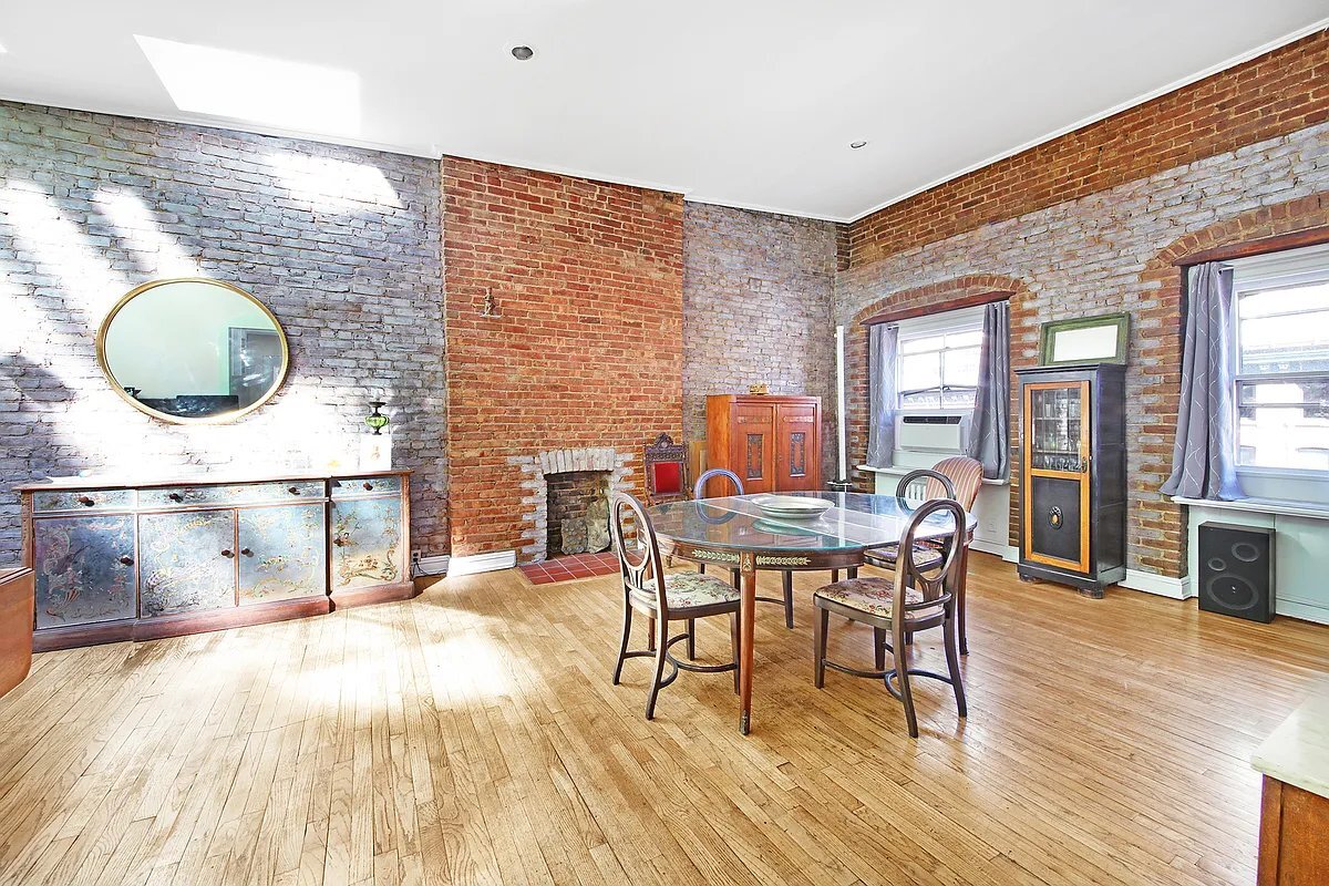 Building Photo - 318 W 14th St