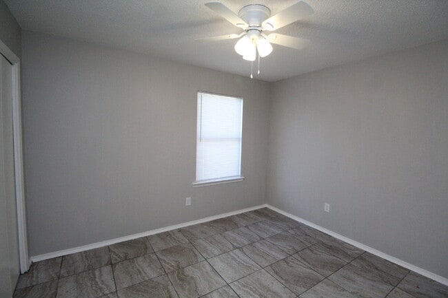 Building Photo - Updated 2-Bedroom Apartment with Private Patio and Move-In Special! –1/2 Off First Month Rent!