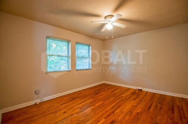 Building Photo - 944 St Charles Ave NE