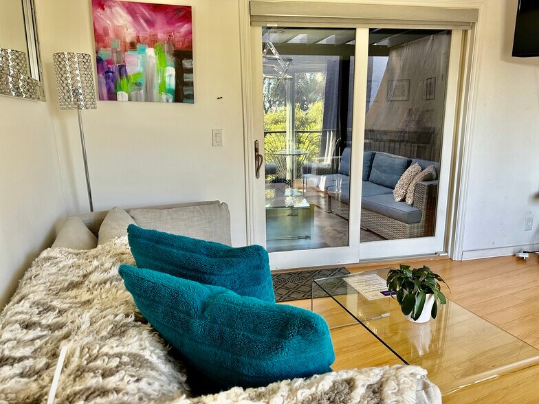 Building Photo - 3750 Market St