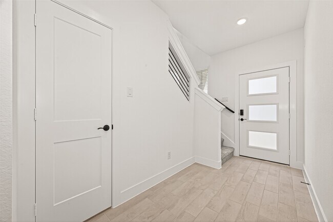 Building Photo - 15126 Dry Crk Jct Pl