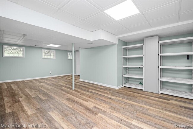 Building Photo - 7432 Azalea Ct