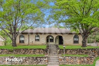 Building Photo - 3417 Willowcrest Dr