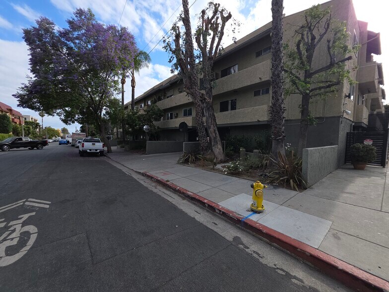 Building Photo - 1351 N Orange Dr