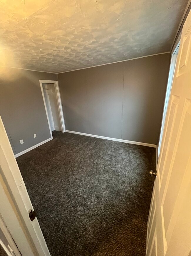 Building Photo - 1440 E Ninth Street