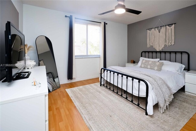 Building Photo - 3149 NW 71st Ave