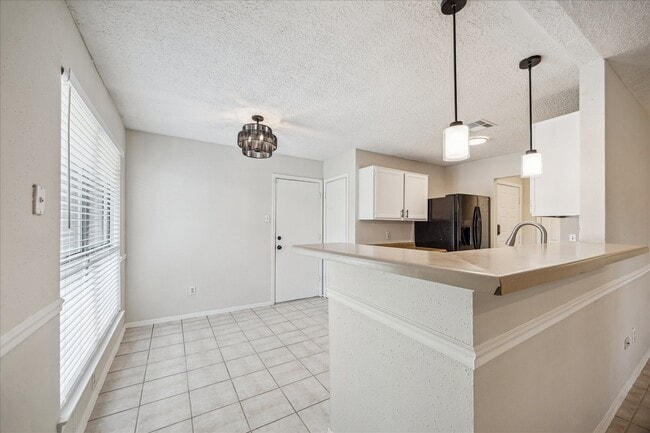 Building Photo - 24223 Spring Towne Dr