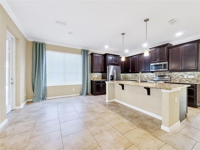 Building Photo - 5518 Thomas Square Dr