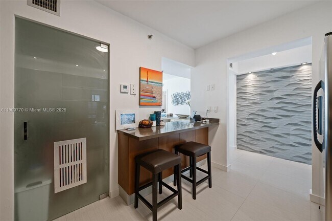Building Photo - 9455 Collins Ave