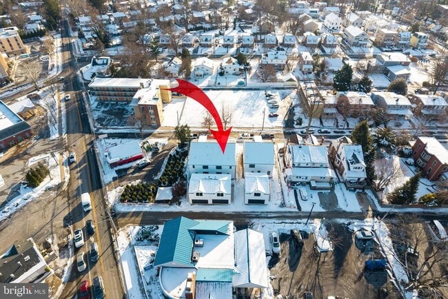 Building Photo - 453 E Franklin St