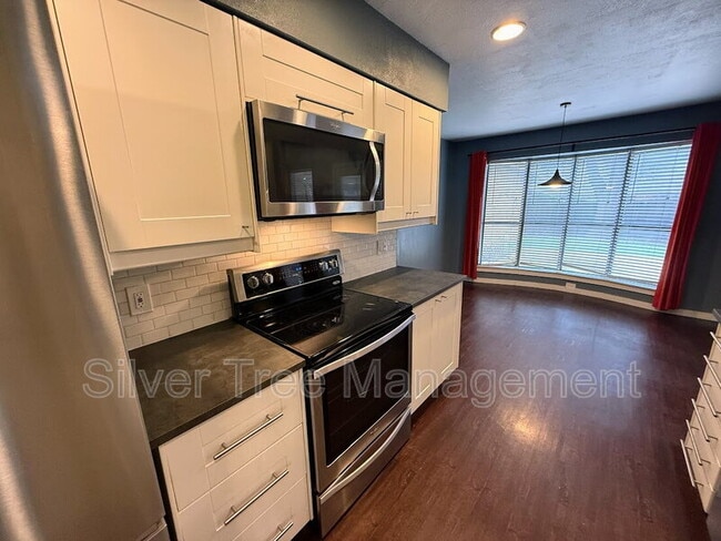 Building Photo - 7716 Pampas Dr