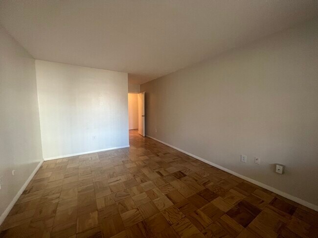 Building Photo - 8 Whittier Pl