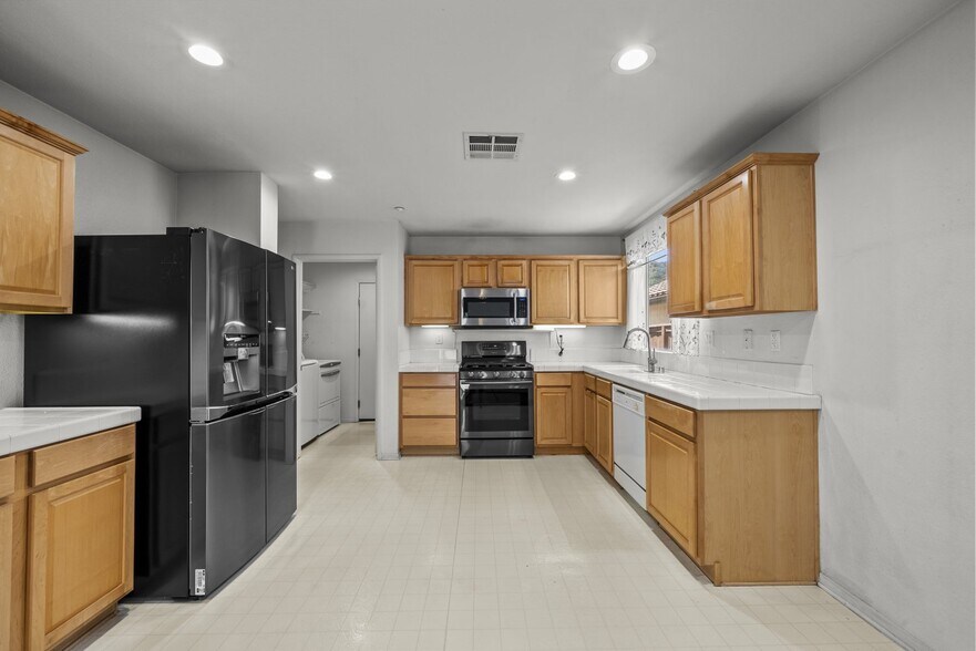 Building Photo - 13149 Alta Vista Way