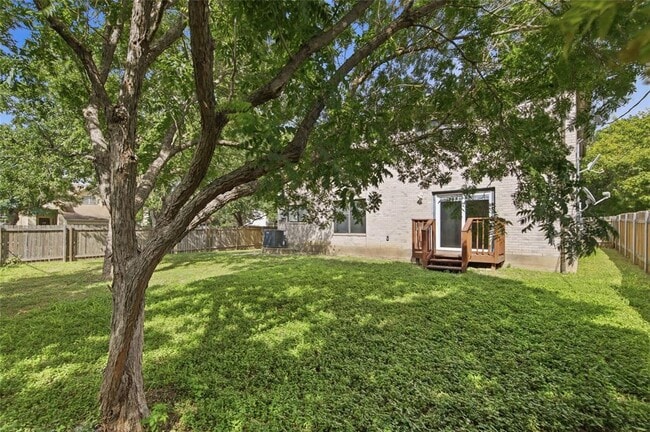 Building Photo - 7900 Rosenberry Dr
