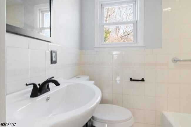 Building Photo - 301 Riverview Rd