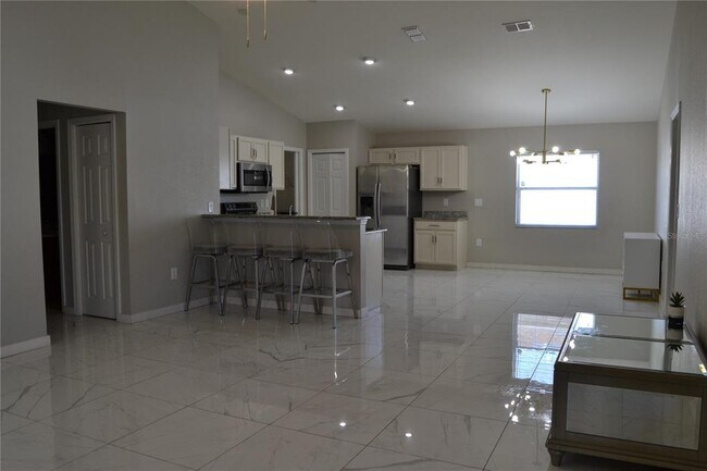 Building Photo - 1071 Condor Dr