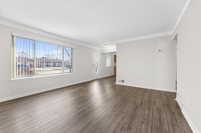 Building Photo - 8315 Flamingo St