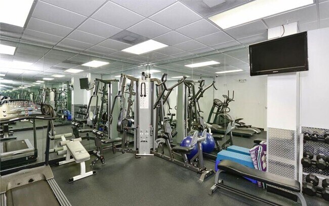 Building Photo - 250 180th Dr