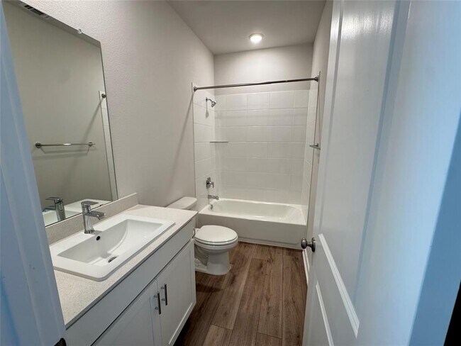 Building Photo - 112 Corn Ln