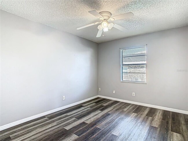 Building Photo - 7801 Rolling Grove Dr W