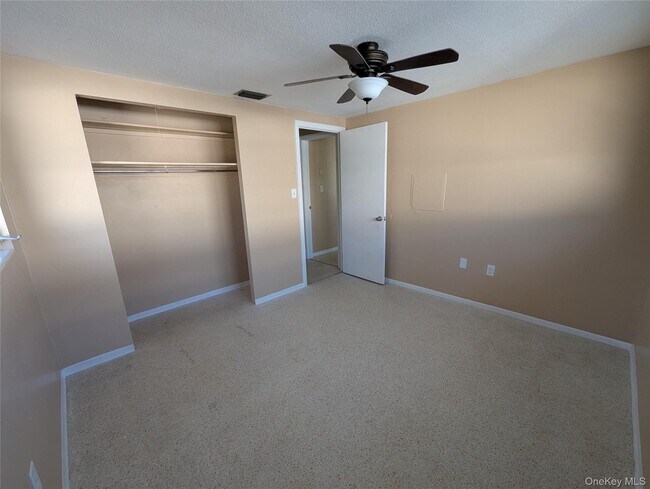Building Photo - 7416 Star Dust Dr