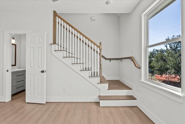 Building Photo - 1910 Bayou Shore Dr